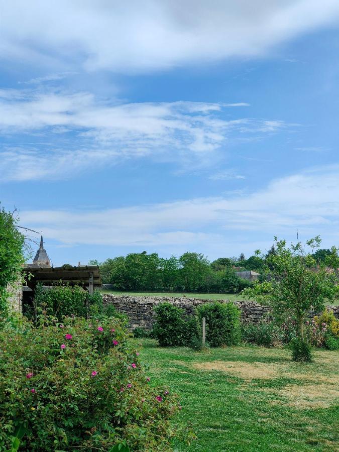 Gite De La Maison Fort Vereaux Kültér fotó
