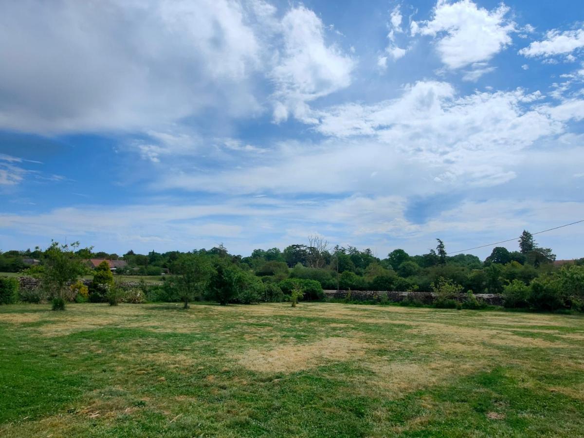 Gite De La Maison Fort Vereaux Kültér fotó