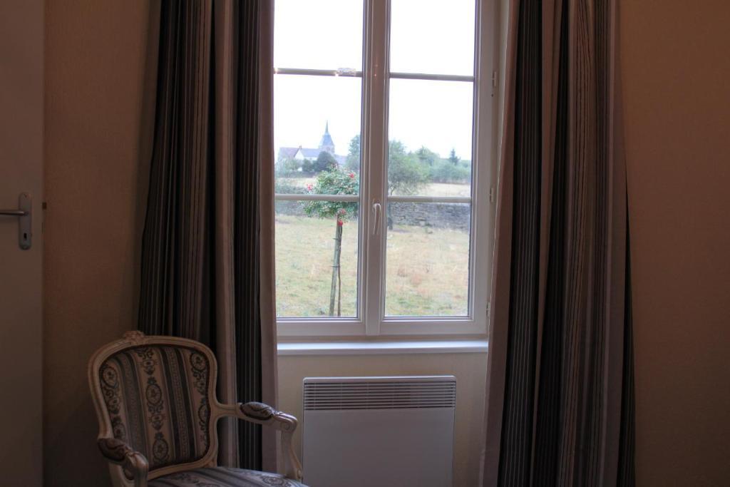 Gite De La Maison Fort Vereaux Szoba fotó