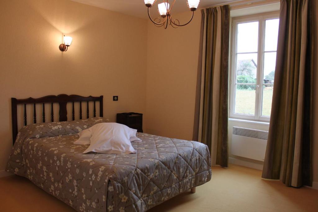 Gite De La Maison Fort Vereaux Szoba fotó
