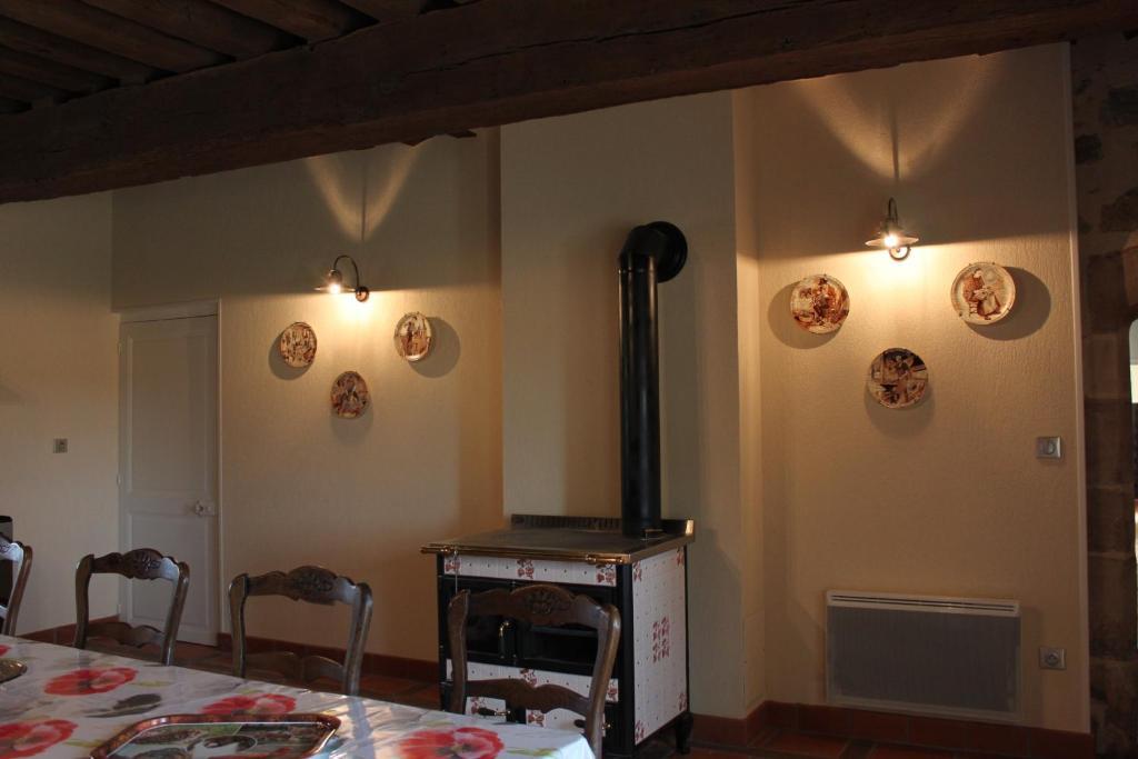 Gite De La Maison Fort Vereaux Szoba fotó